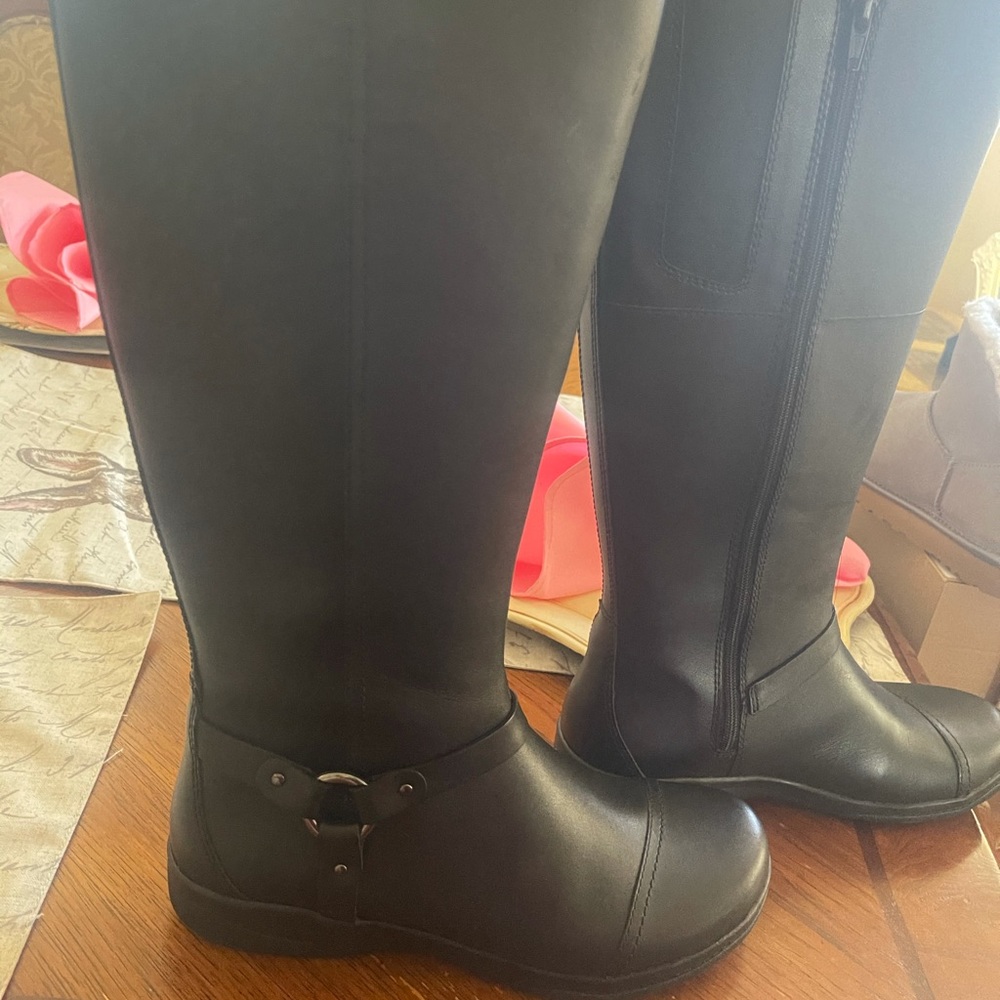 Clarks high knee boots